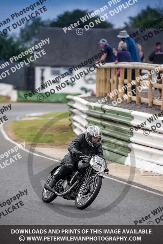 Vintage motorcycle club;eventdigitalimages;mallory park;mallory park trackday photographs;no limits trackdays;peter wileman photography;trackday digital images;trackday photos;vmcc festival 1000 bikes photographs